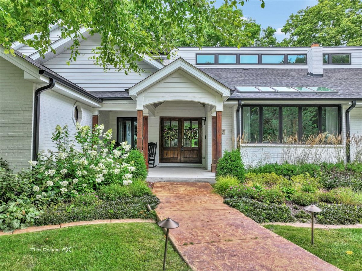 1417 Sherwood Lane, Geneva, IL 60134