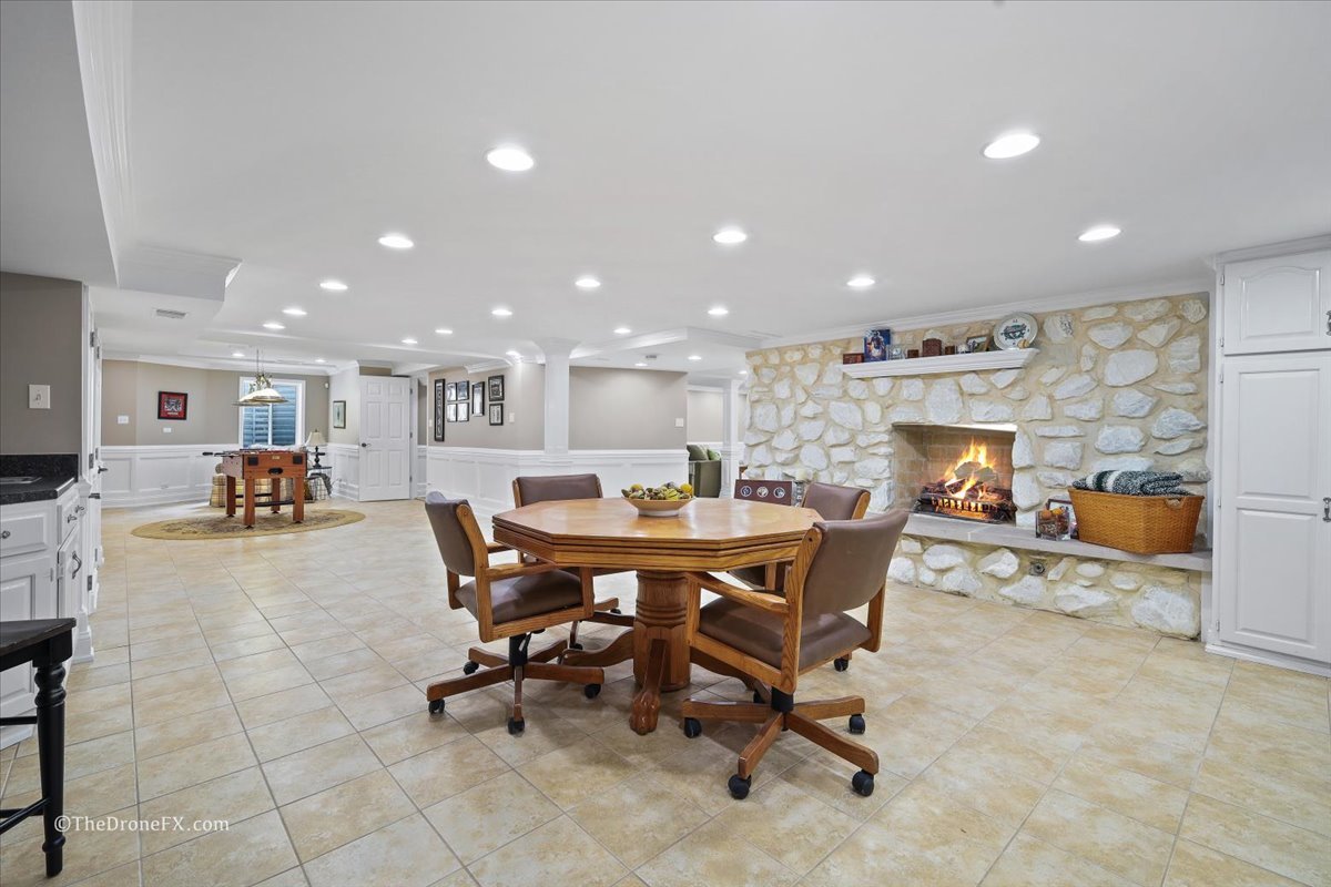 1417 Sherwood Lane, Geneva, IL 60134