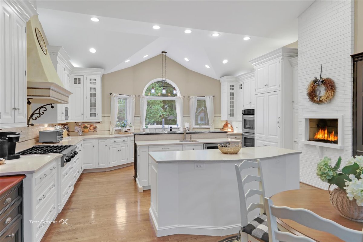 1417 Sherwood Lane, Geneva, IL 60134