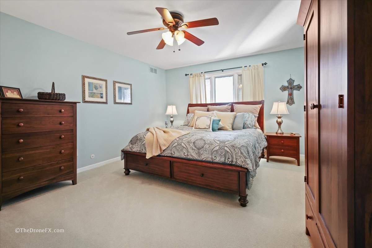 1417 Sherwood Lane, Geneva, IL 60134