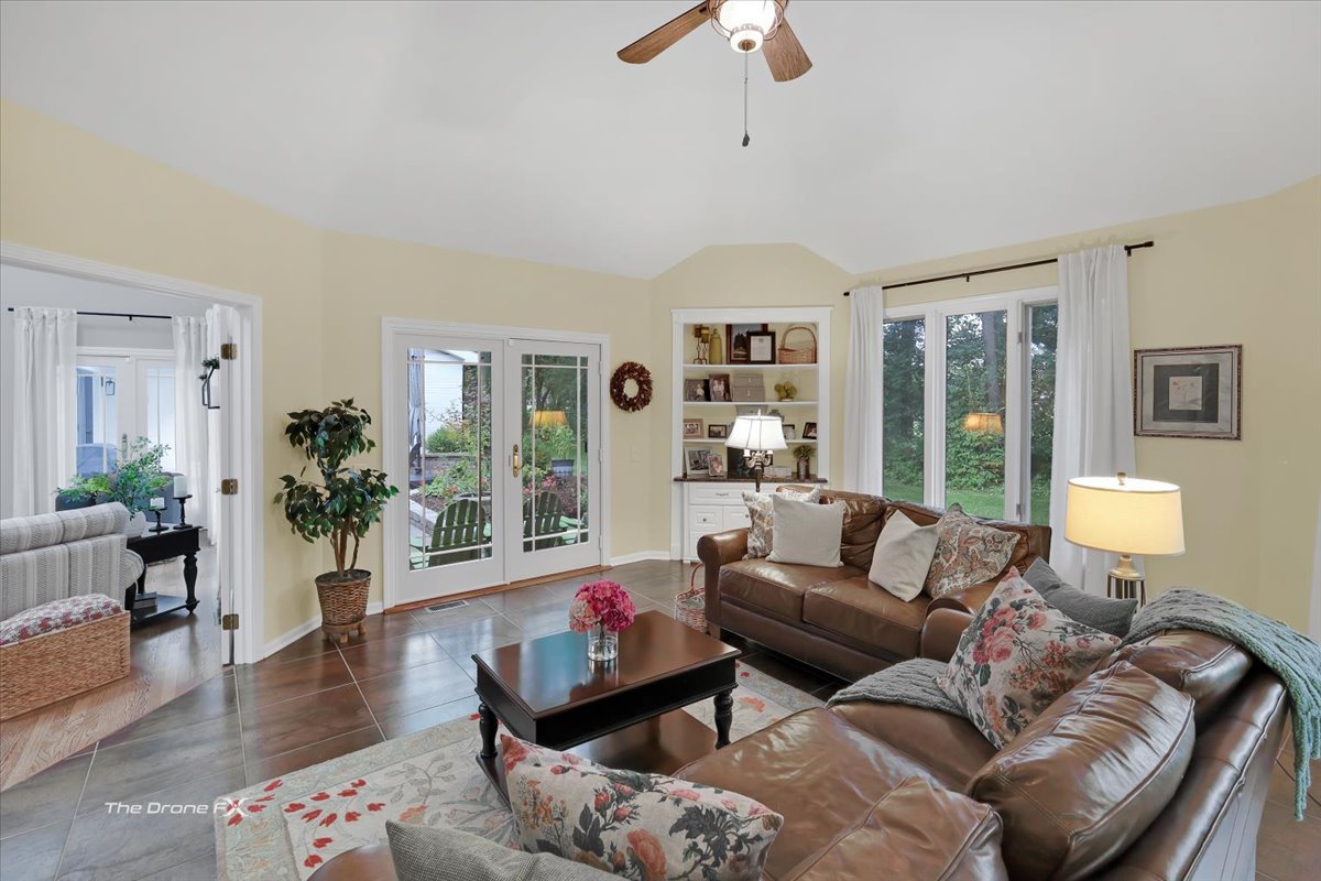1417 Sherwood Lane, Geneva, IL 60134