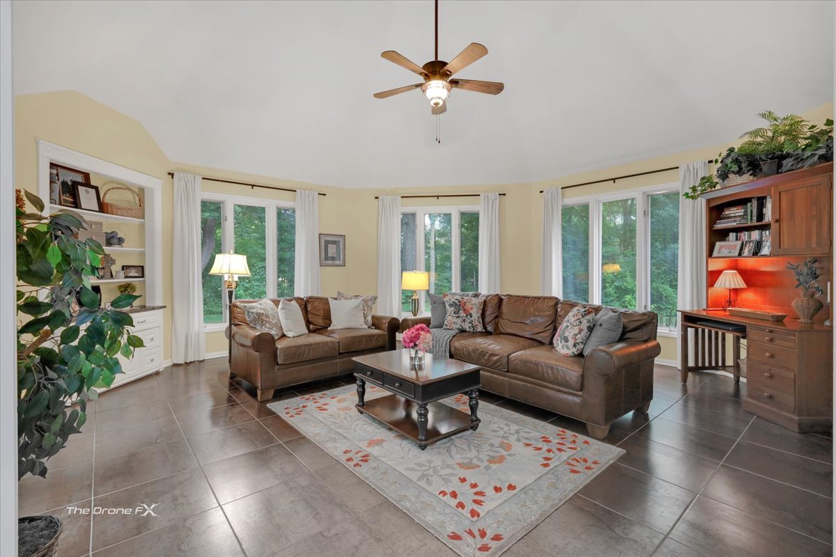 1417 Sherwood Lane, Geneva, IL 60134