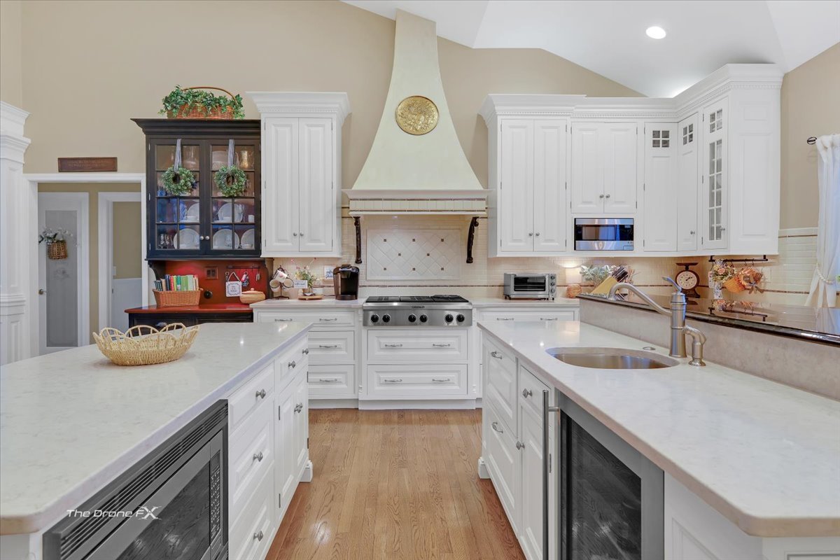 1417 Sherwood Lane, Geneva, IL 60134