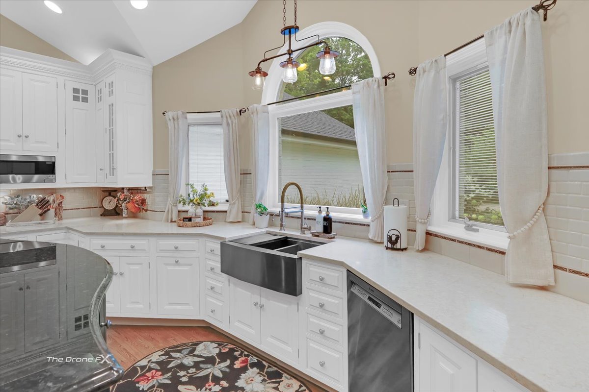 1417 Sherwood Lane, Geneva, IL 60134
