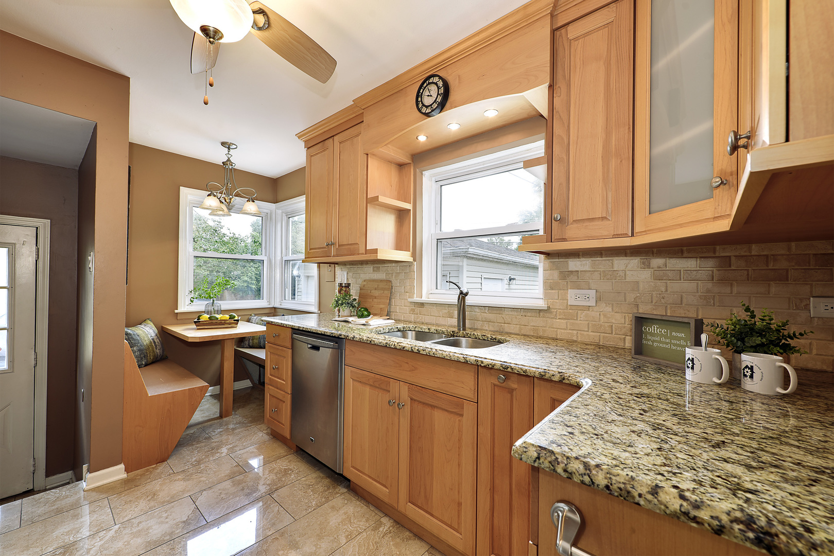 1116 W Northwest Highway, Arlington Heights, IL 60004