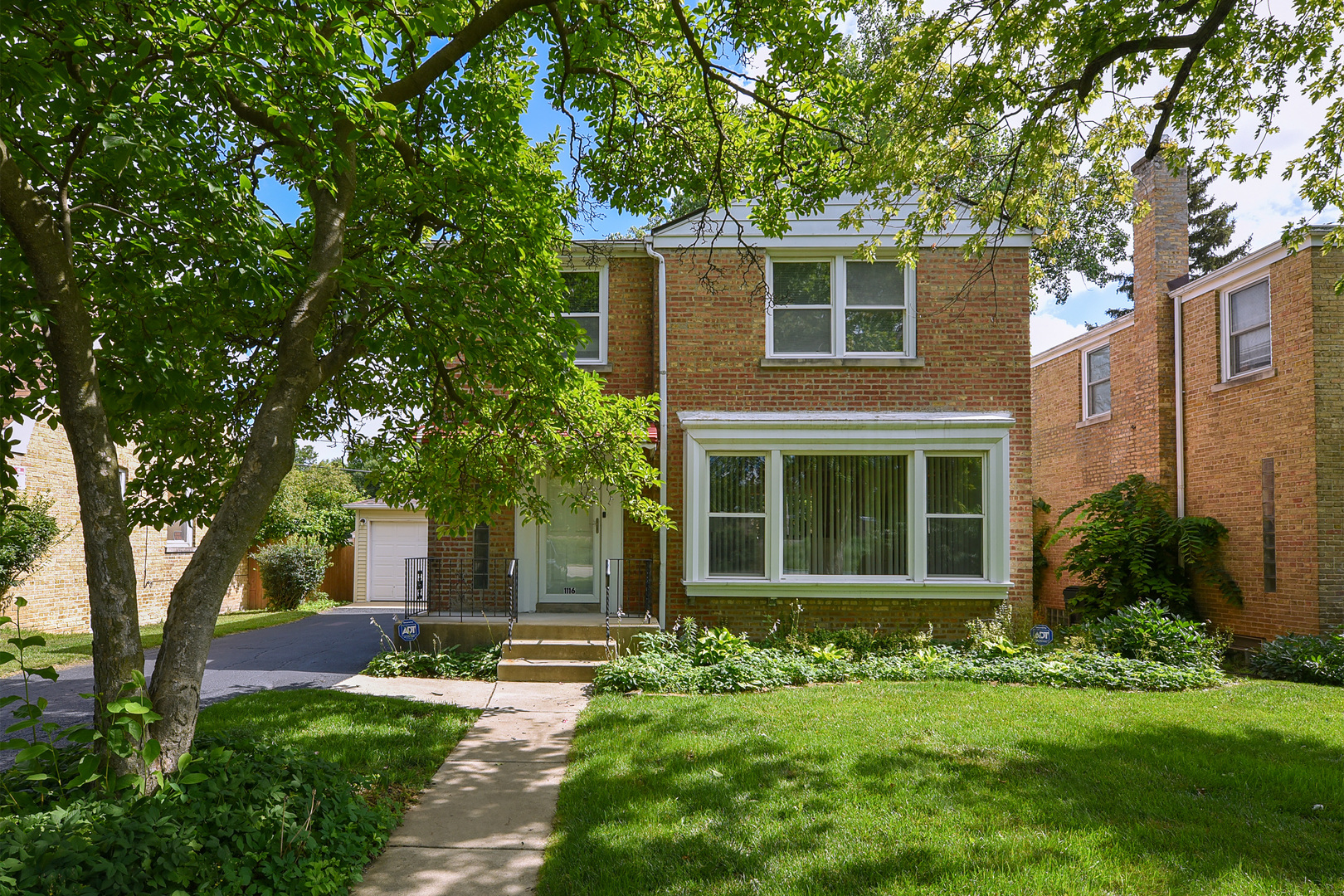 1116 W Northwest Highway, Arlington Heights, IL 60004