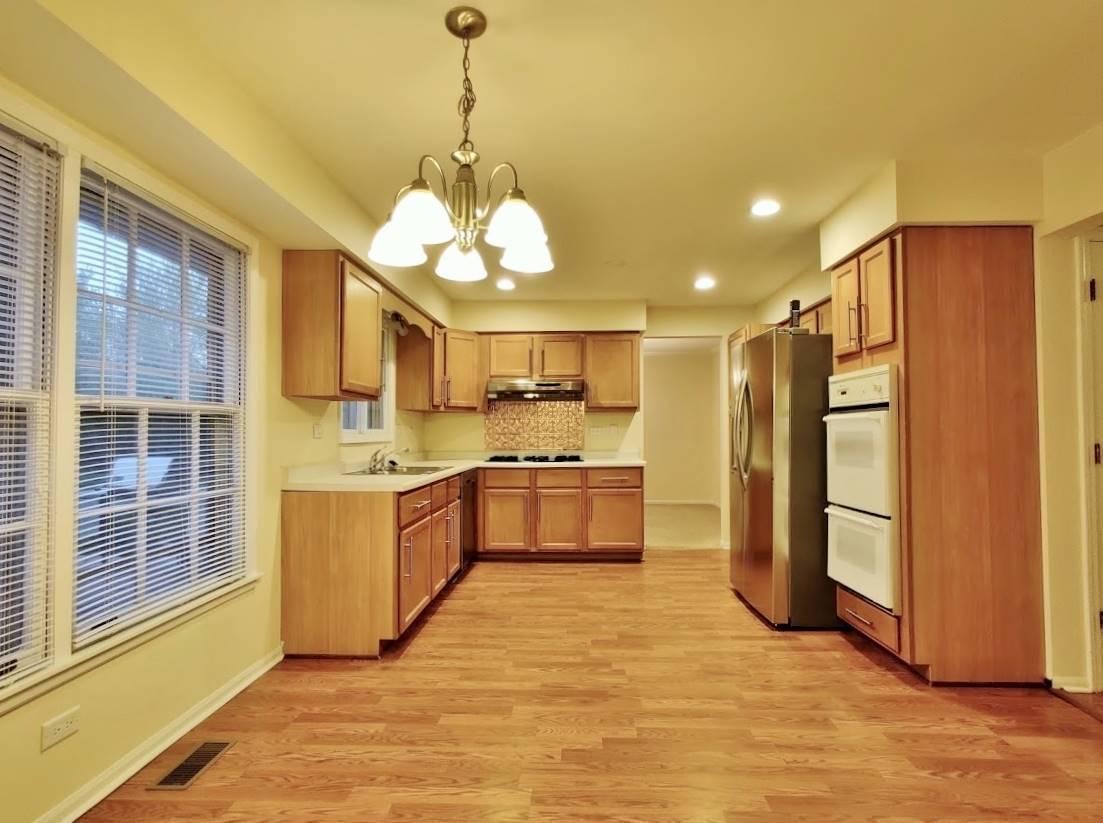 1520 Chippewa Drive, Naperville, IL 60563