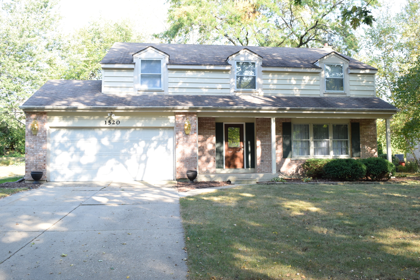 1520 Chippewa Drive, Naperville, IL 60563