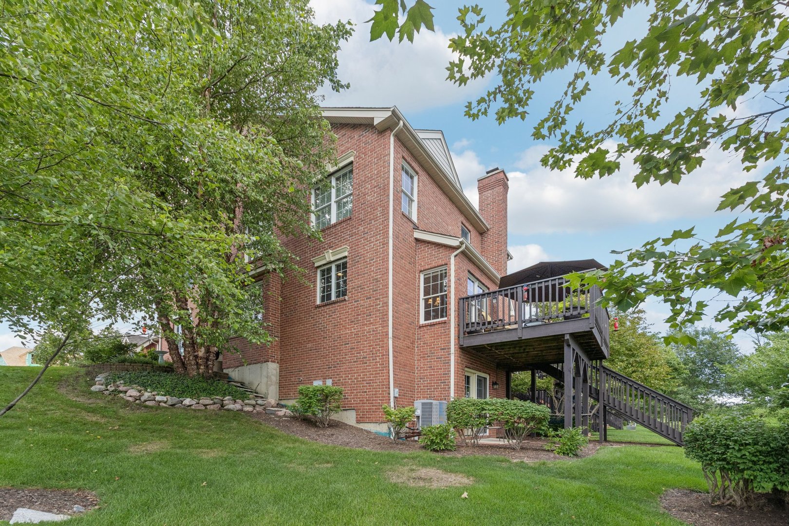 23 Harborside Way, Hawthorn Woods, IL 60047