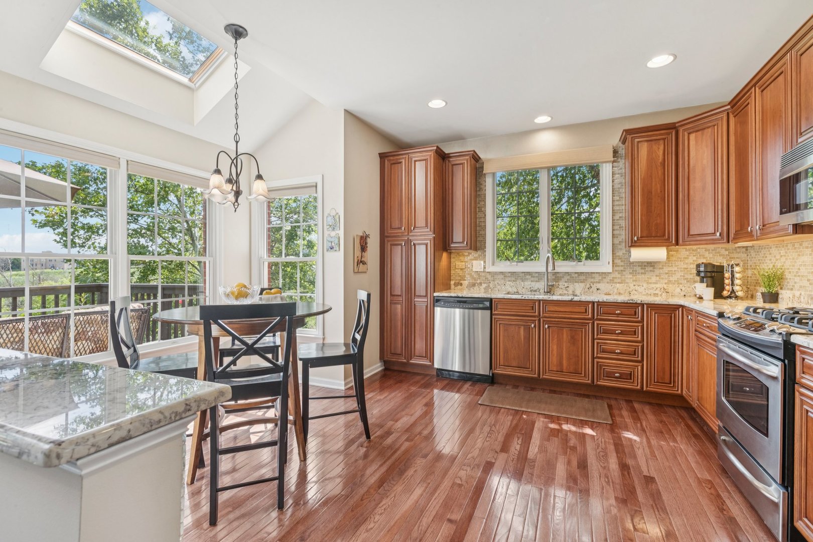 23 Harborside Way, Hawthorn Woods, IL 60047