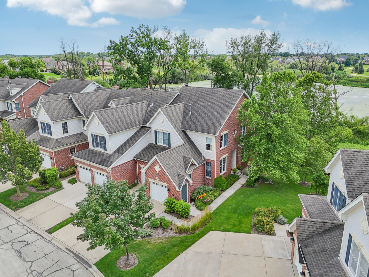 23 Harborside Way, Hawthorn Woods, IL 60047