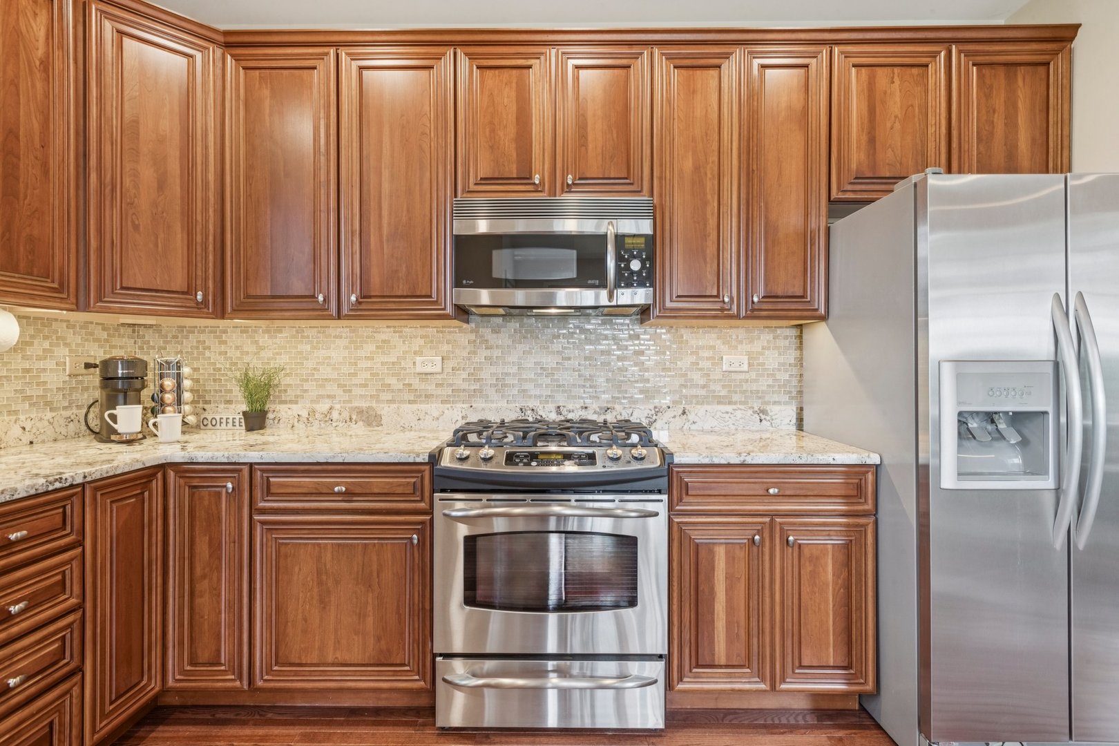23 Harborside Way, Hawthorn Woods, IL 60047
