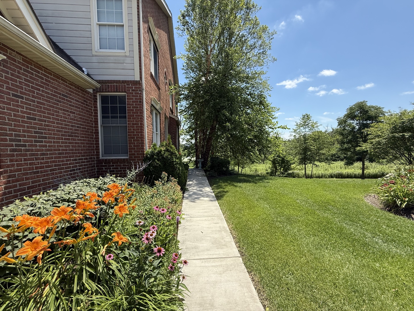 23 Harborside Way, Hawthorn Woods, IL 60047