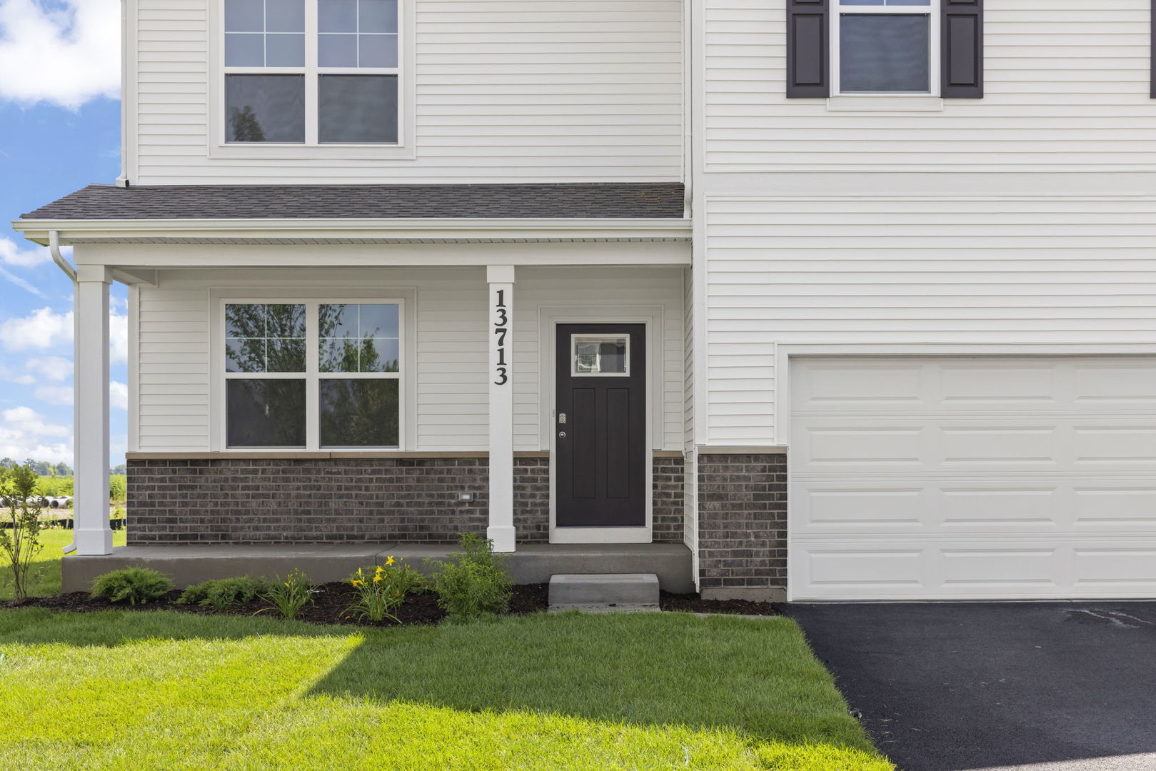 13713 S Sanibel Street, Plainfield, IL 60544