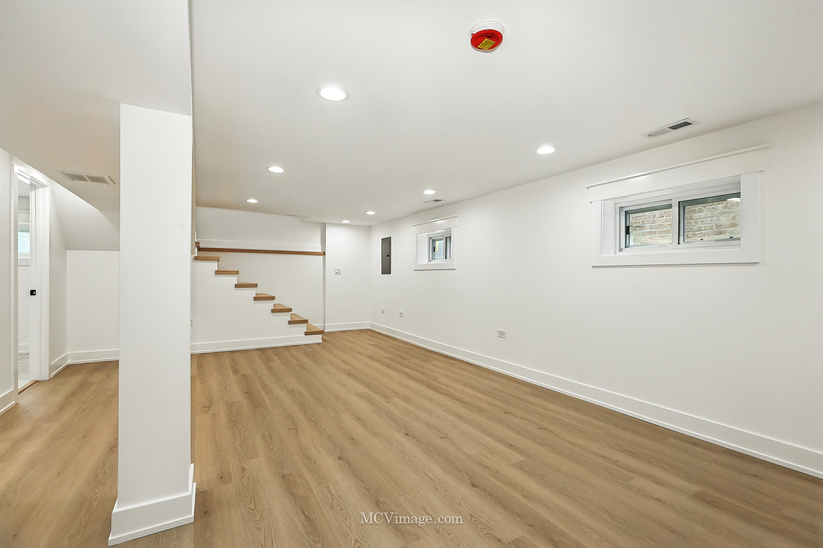 5605 S Massasoit Avenue, Chicago, IL 60638