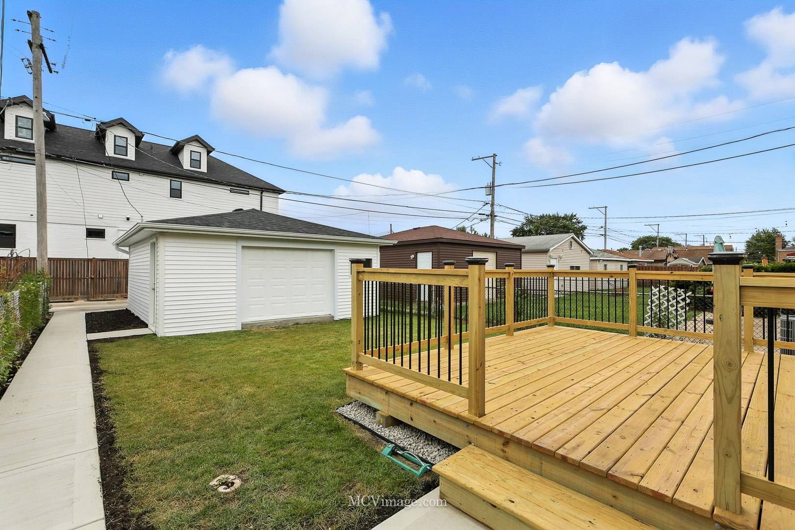 5605 S Massasoit Avenue, Chicago, IL 60638