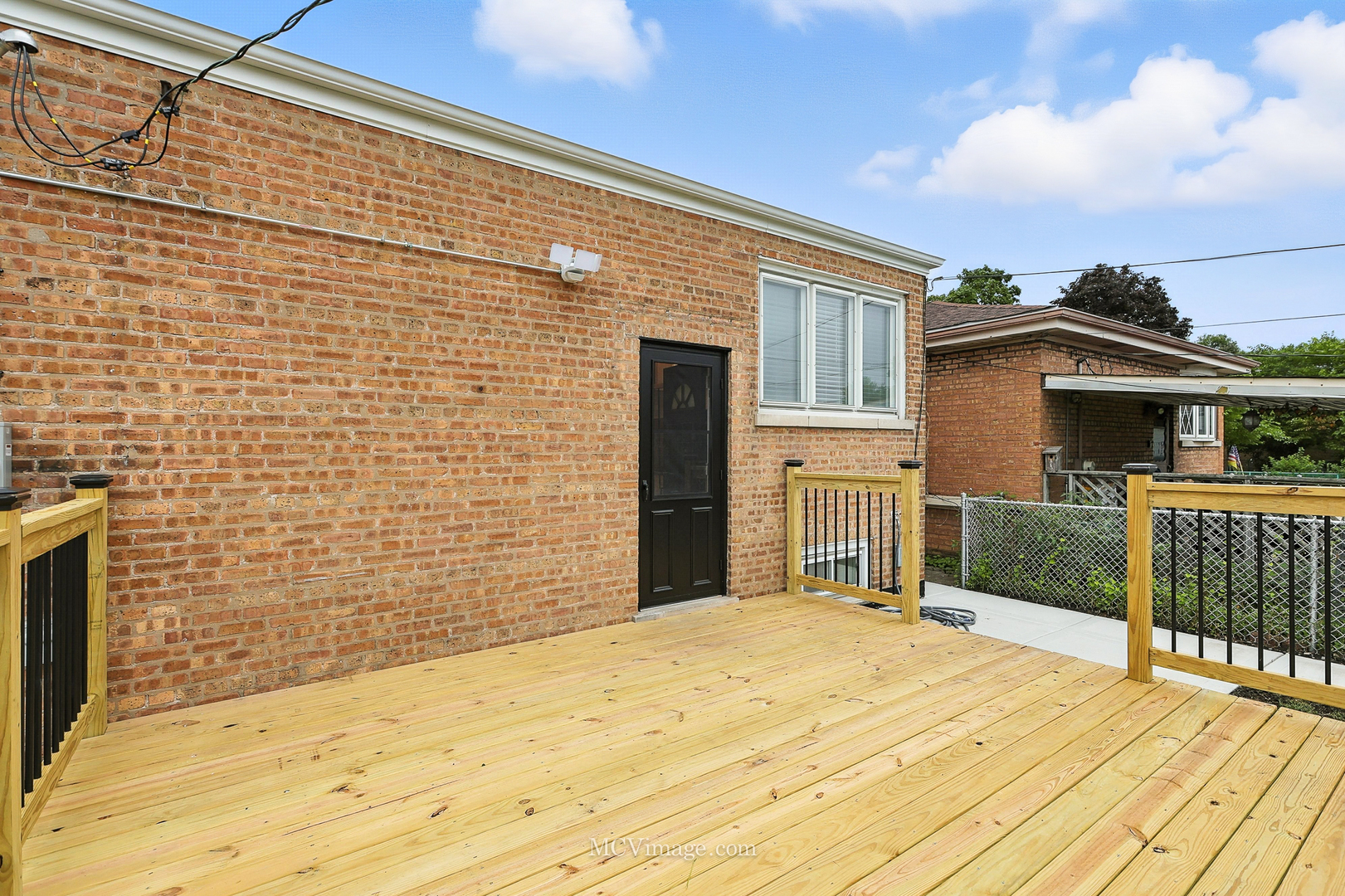 5605 S Massasoit Avenue, Chicago, IL 60638