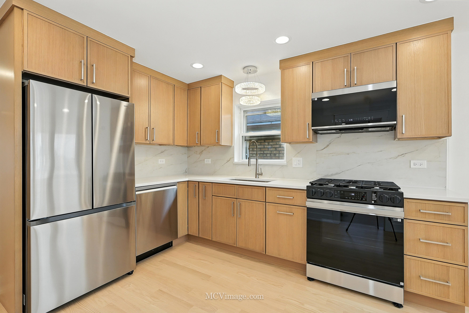 5605 S Massasoit Avenue, Chicago, IL 60638