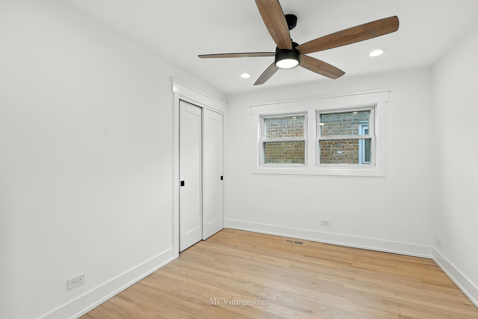5605 S Massasoit Avenue, Chicago, IL 60638