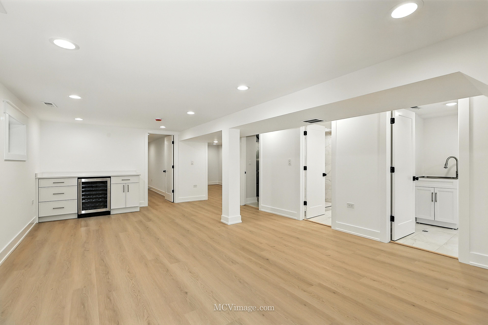 5605 S Massasoit Avenue, Chicago, IL 60638