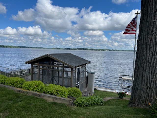 26528 W Ingleside Shore Drive, Ingleside, IL 60041