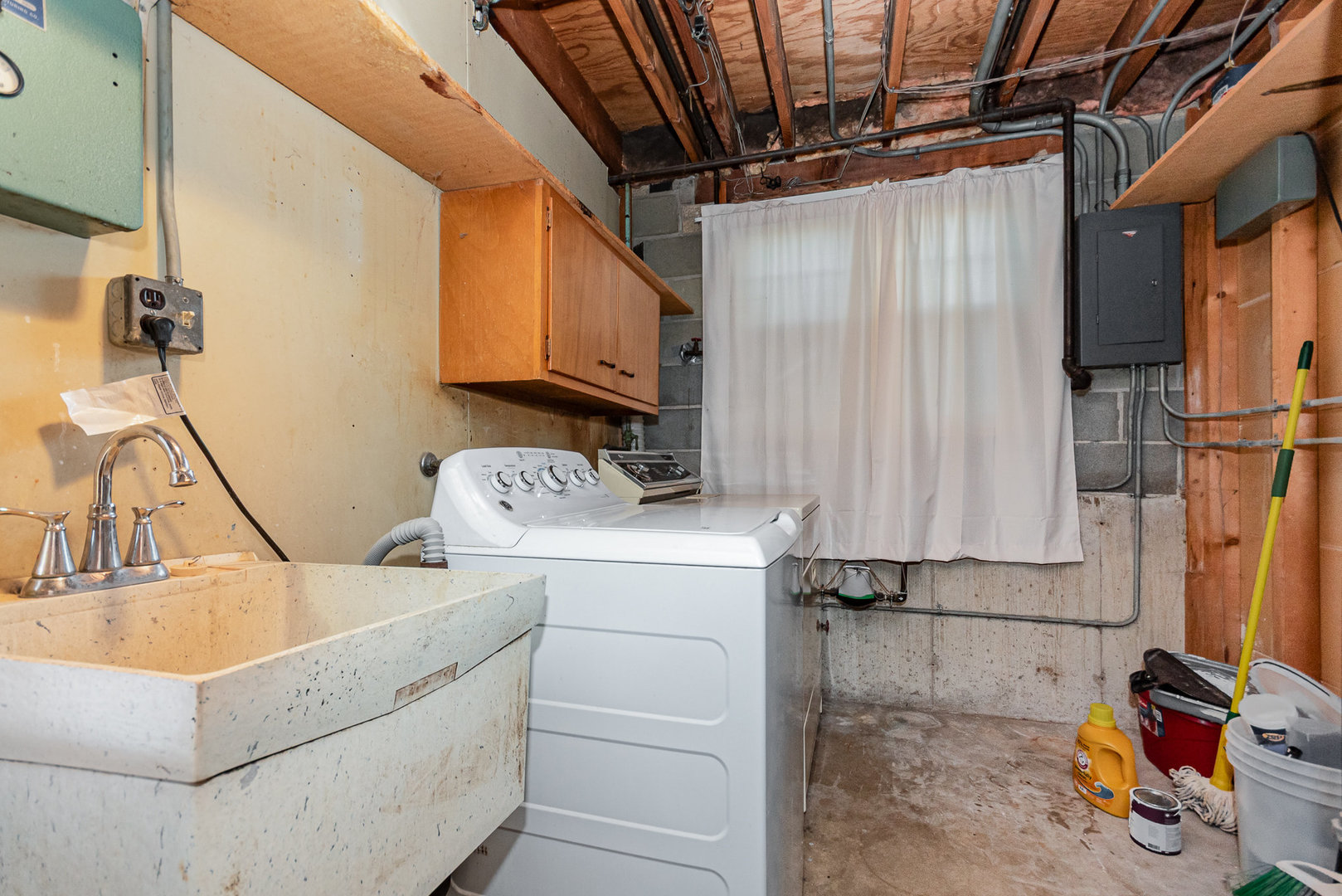 615 Hoxie Avenue, Calumet City, IL 60409