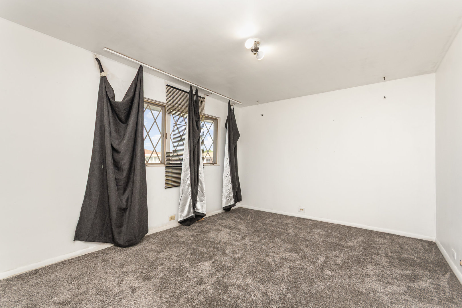 615 Hoxie Avenue, Calumet City, IL 60409
