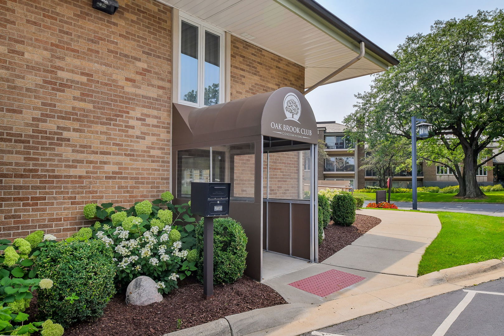 5 Oak Brook Club Drive #N305, Oak Brook, IL 60523