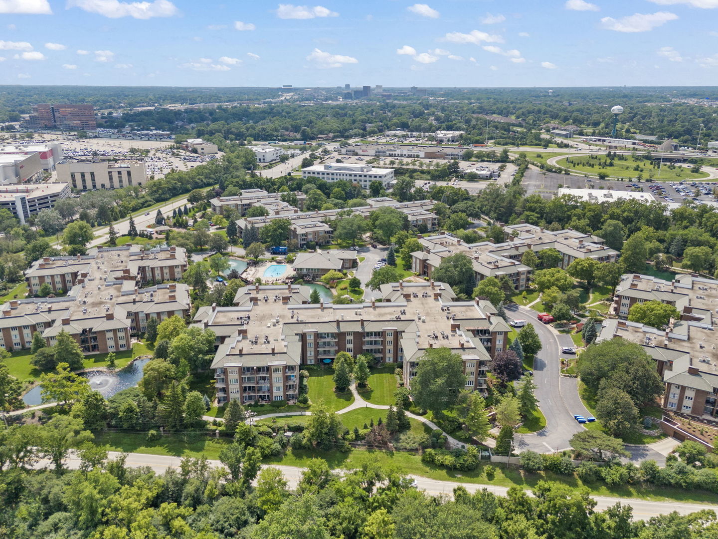 5 Oak Brook Club Drive #N305, Oak Brook, IL 60523