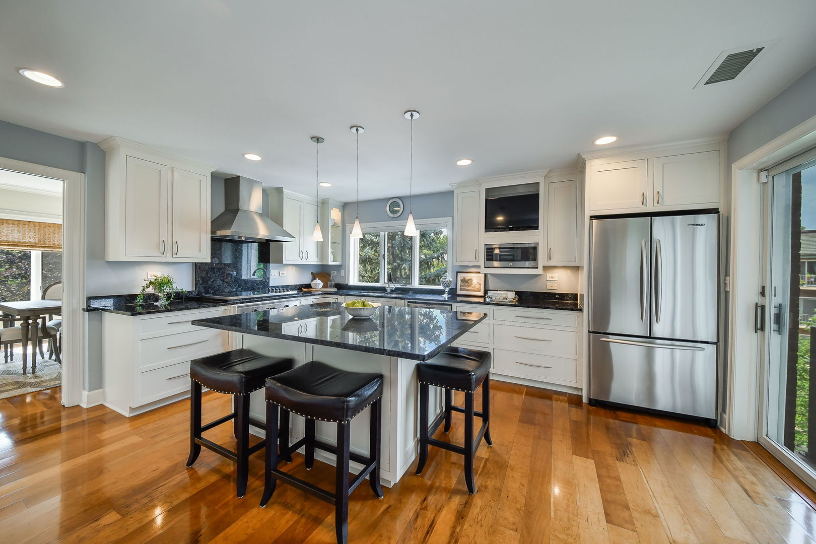 5 Oak Brook Club Drive #N305, Oak Brook, IL 60523