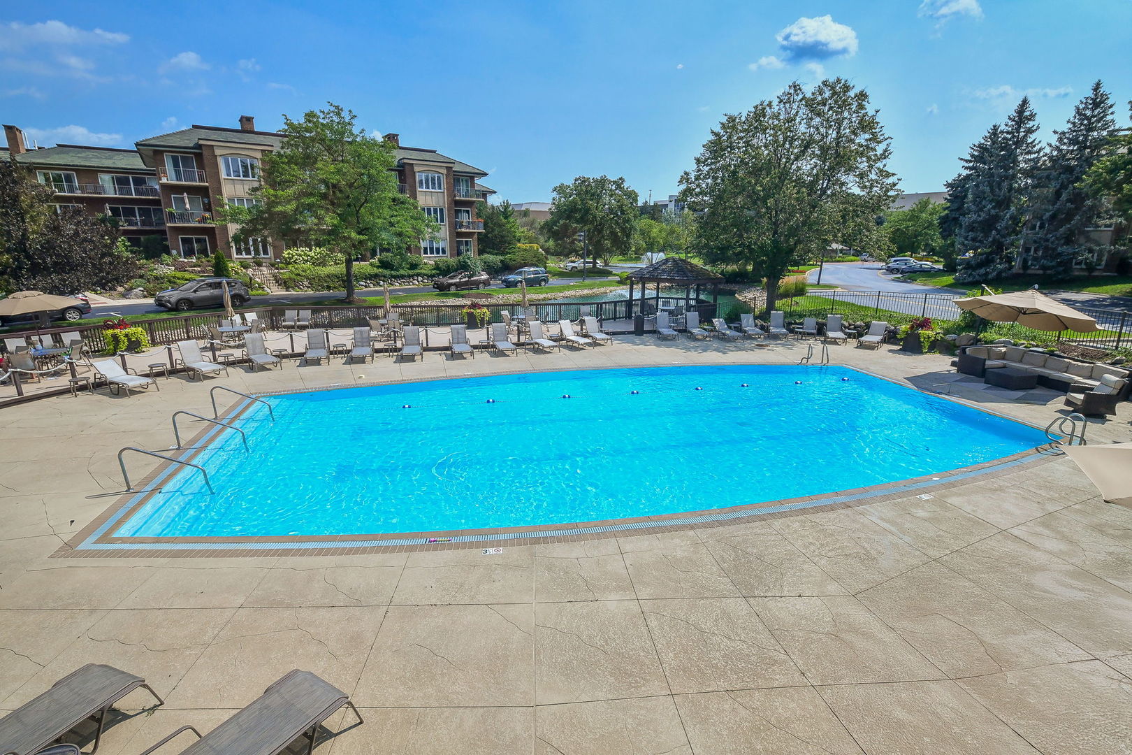 5 Oak Brook Club Drive #N305, Oak Brook, IL 60523