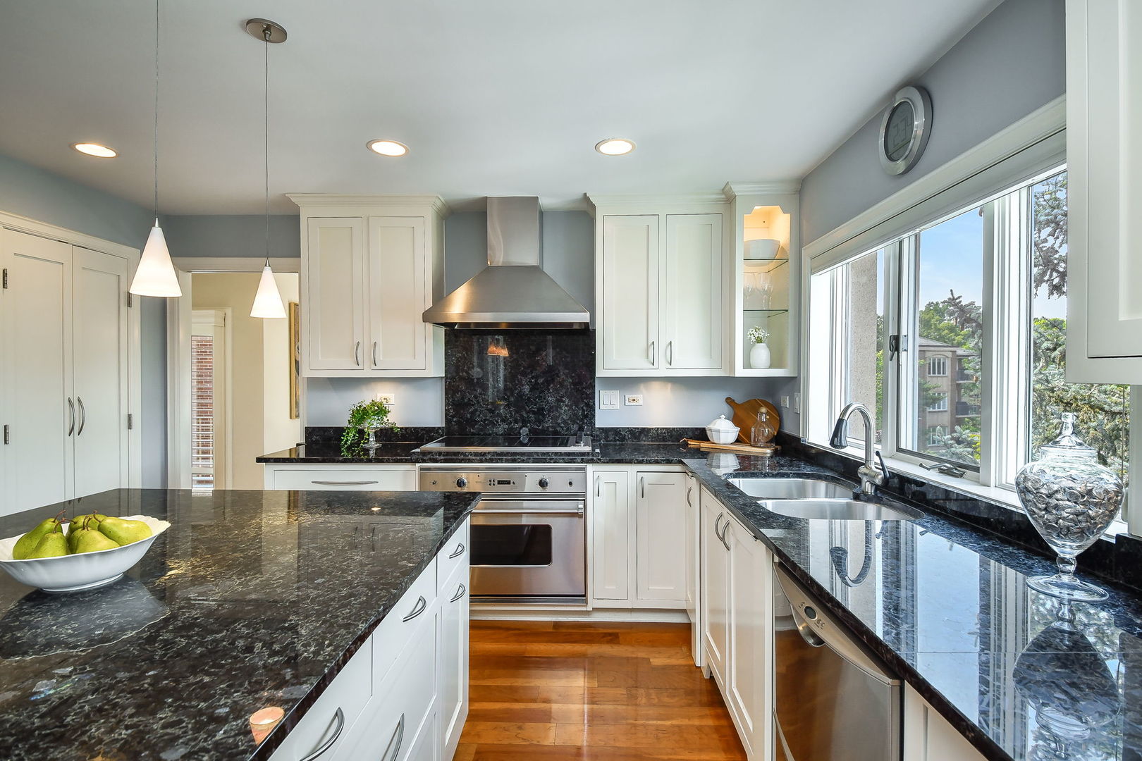 5 Oak Brook Club Drive #N305, Oak Brook, IL 60523