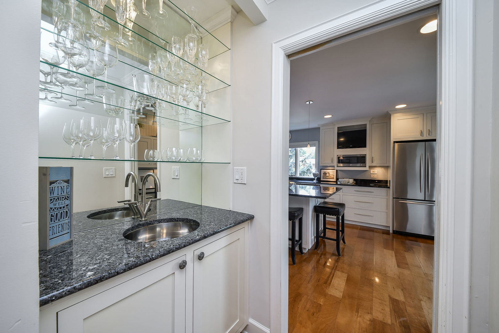 5 Oak Brook Club Drive #N305, Oak Brook, IL 60523