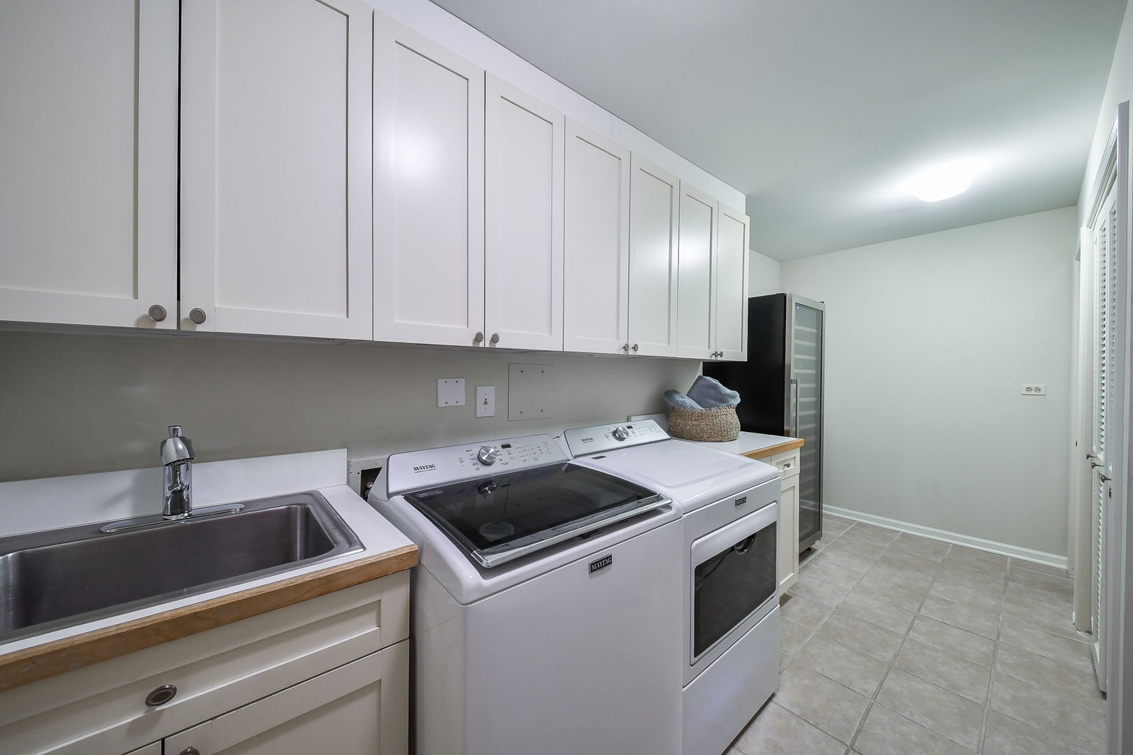 5 Oak Brook Club Drive #N305, Oak Brook, IL 60523