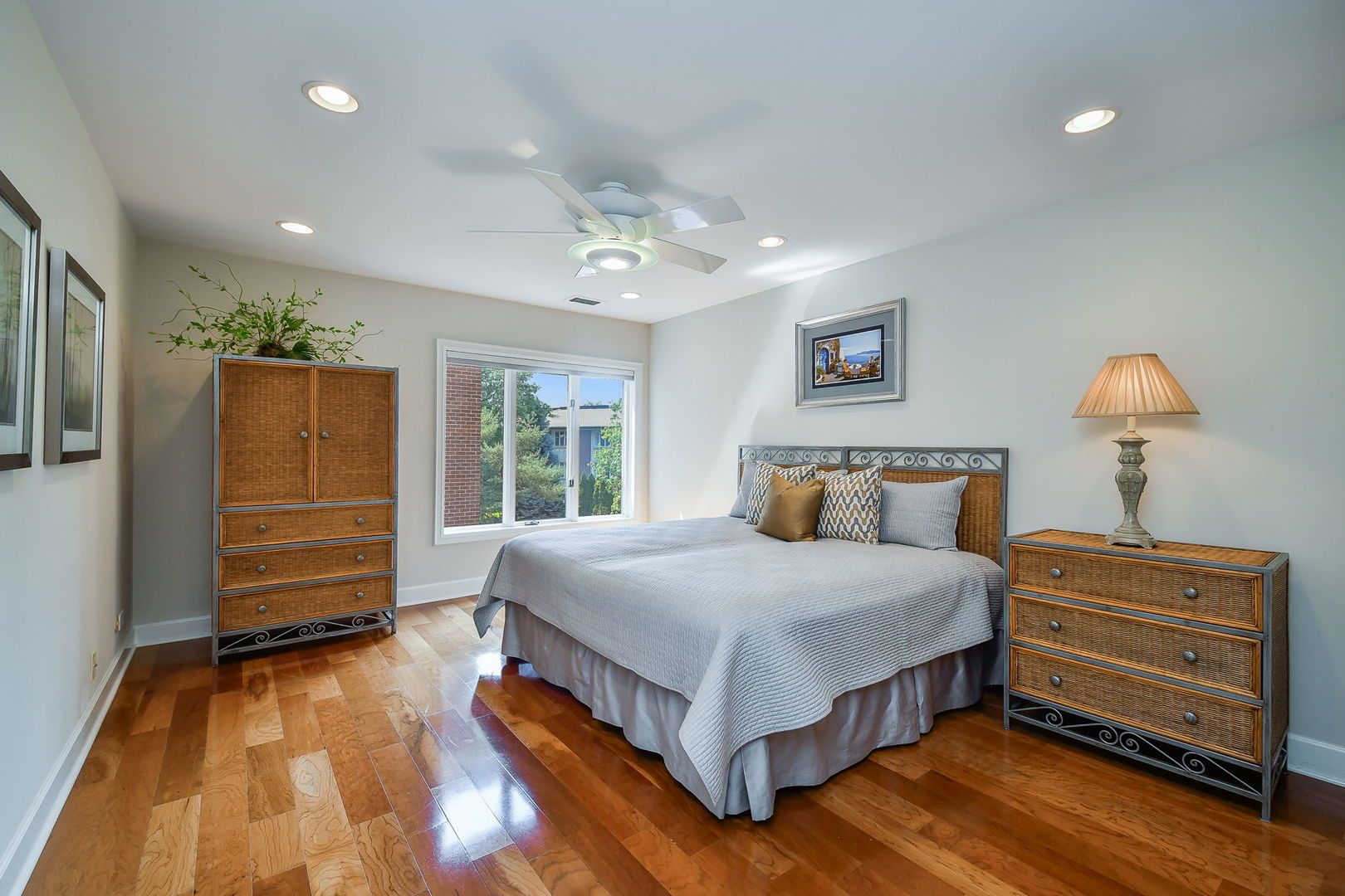 5 Oak Brook Club Drive #N305, Oak Brook, IL 60523