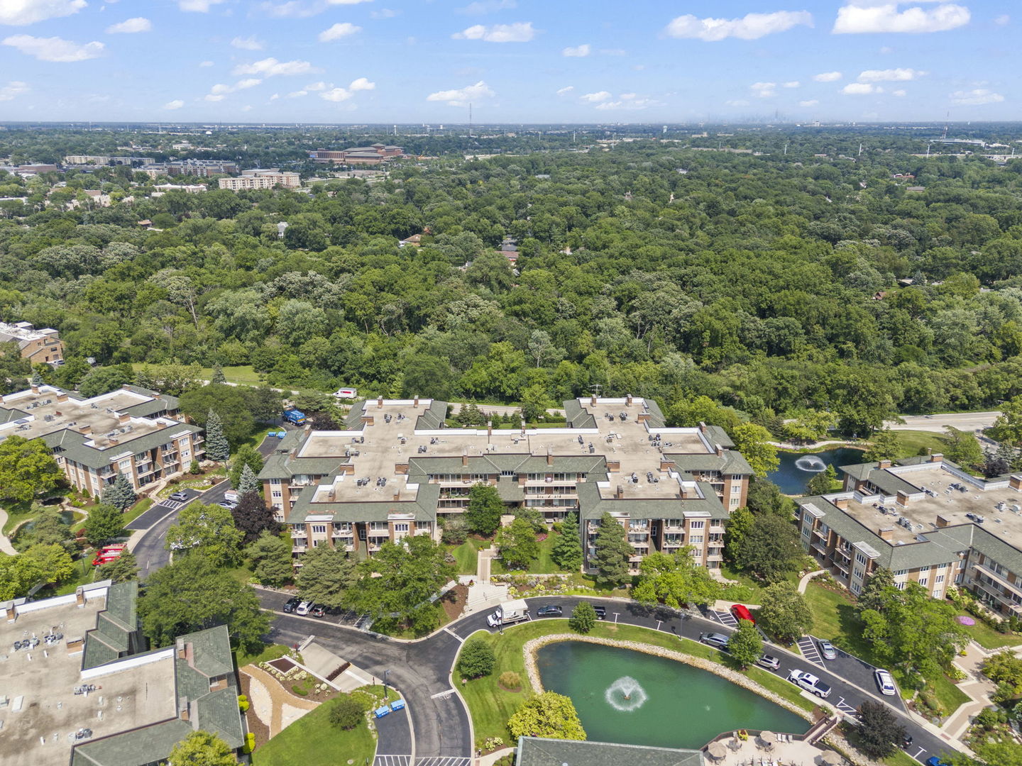 5 Oak Brook Club Drive #N305, Oak Brook, IL 60523