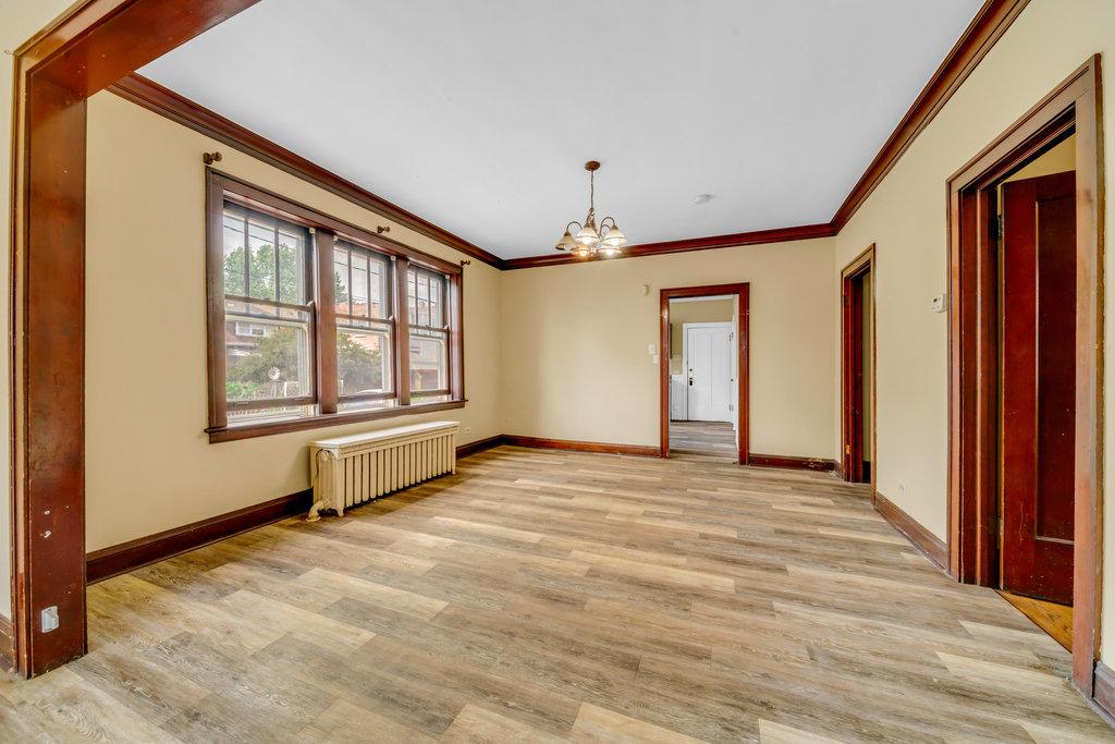 2442 Birdsall Street, Blue Island, IL 60406