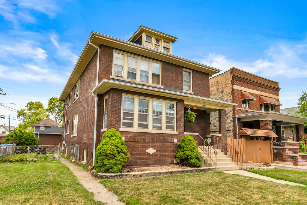 2442 Birdsall Street, Blue Island, IL 60406