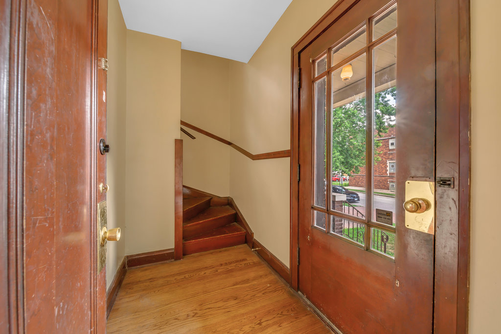 2442 Birdsall Street, Blue Island, IL 60406