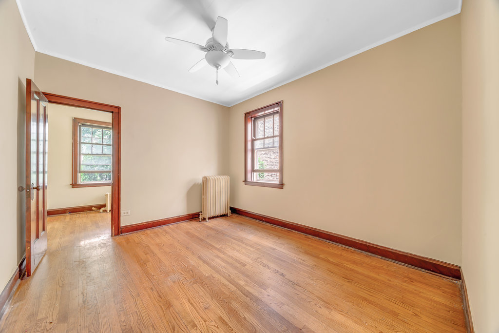 2442 Birdsall Street, Blue Island, IL 60406