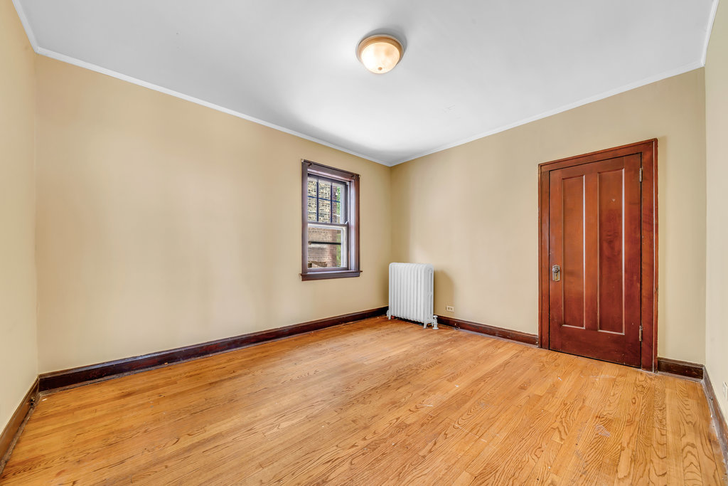 2442 Birdsall Street, Blue Island, IL 60406