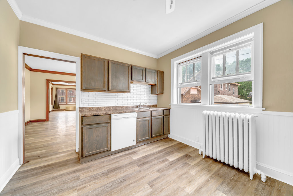 2442 Birdsall Street, Blue Island, IL 60406