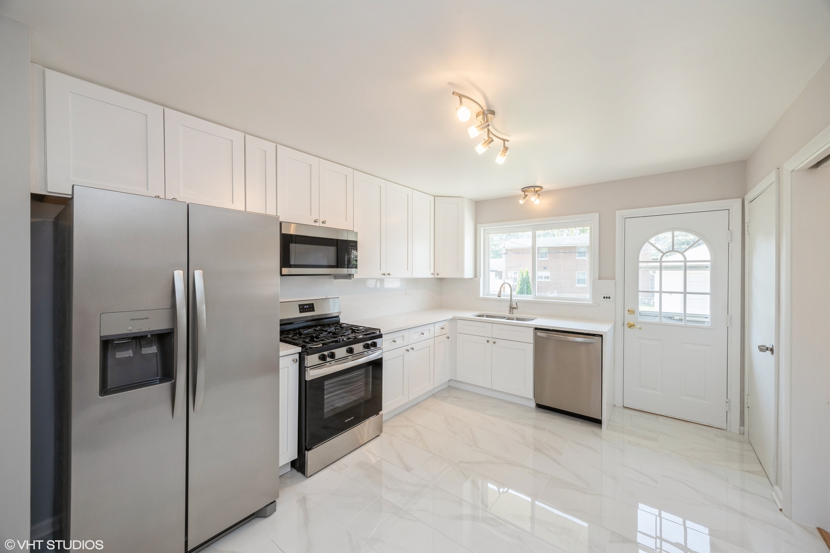 10419 Preston Street, Westchester, IL 60154