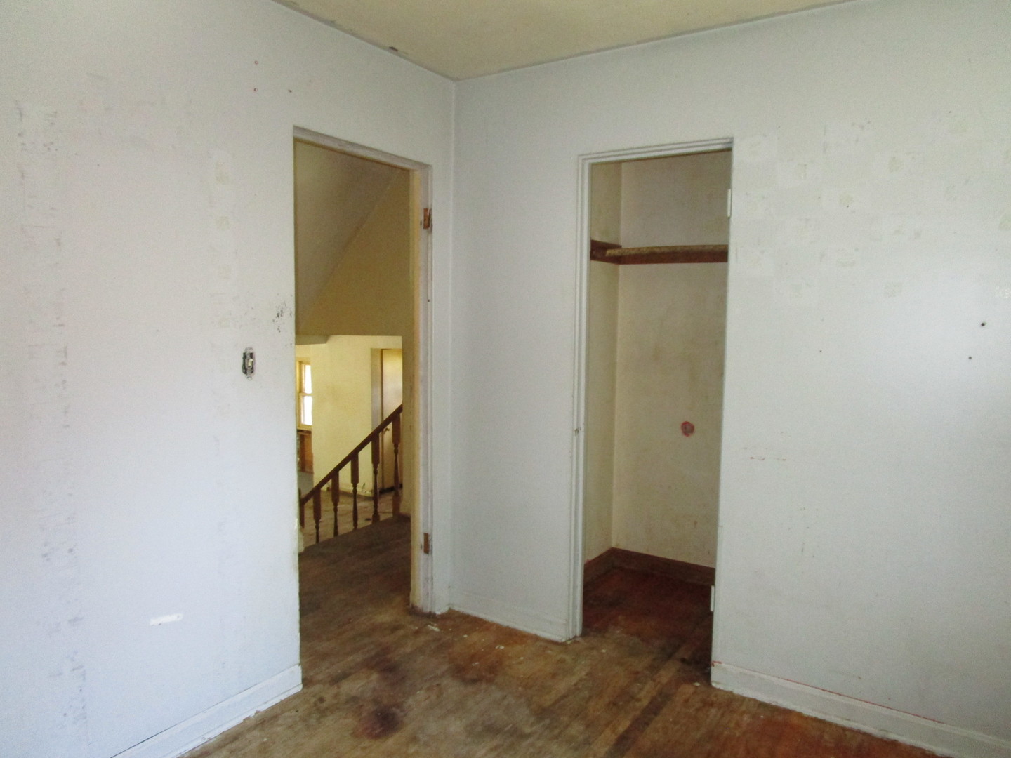 126 N 3rd Avenue, Villa Park, IL 60181