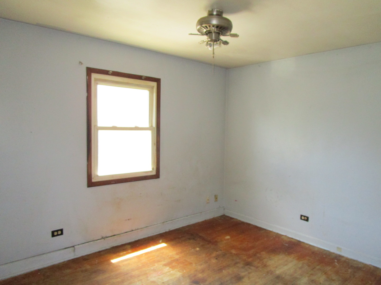 126 N 3rd Avenue, Villa Park, IL 60181