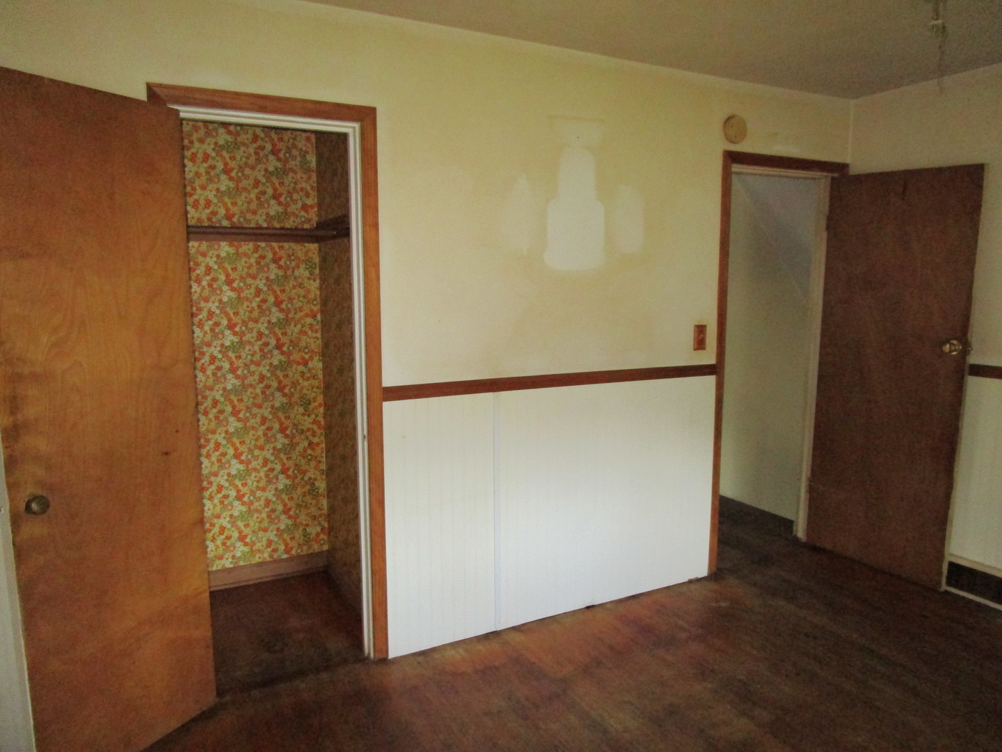 126 N 3rd Avenue, Villa Park, IL 60181