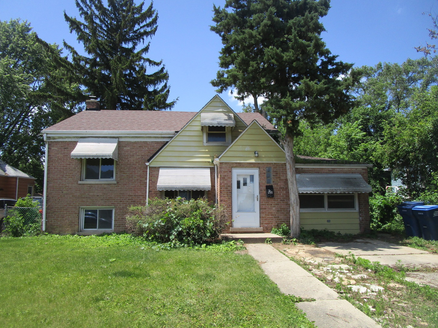 126 N 3rd Avenue, Villa Park, IL 60181