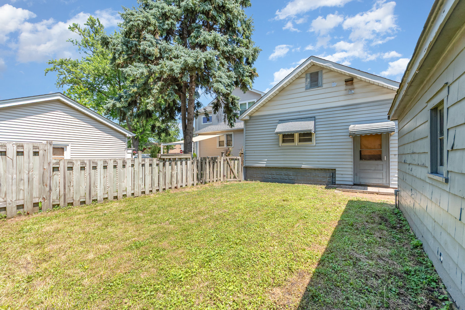 1314 S Cora Street, Des Plaines, IL 60018