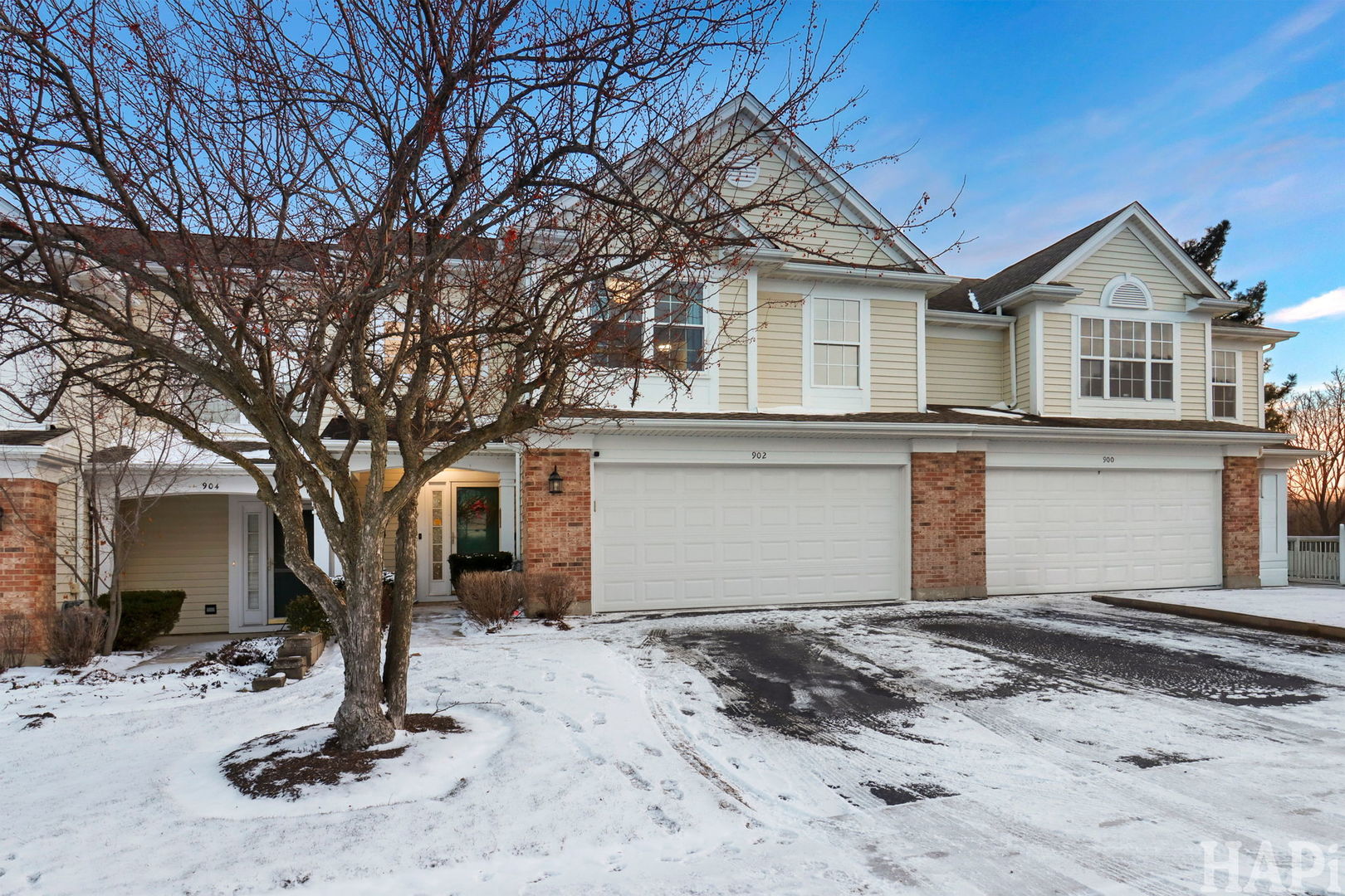 902 Huntington Drive #902, Elk Grove Village, IL 60007