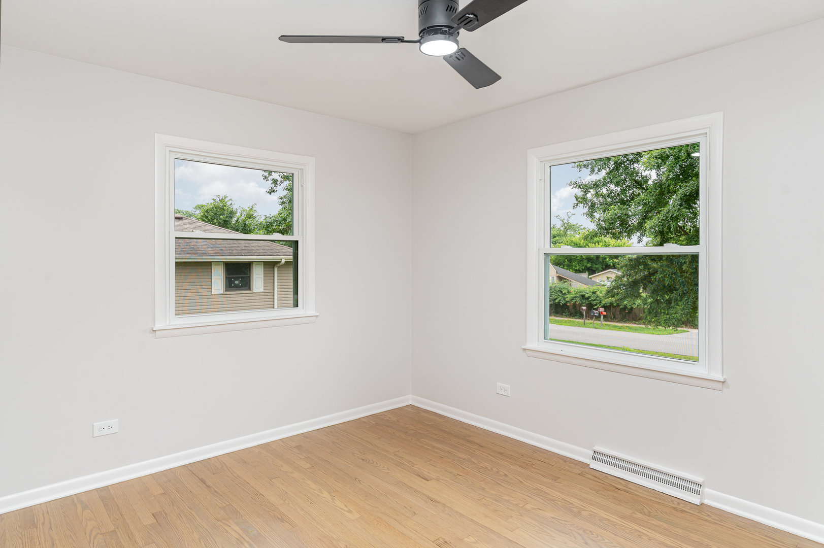 6067 Chase Avenue, Downers Grove, IL 60516